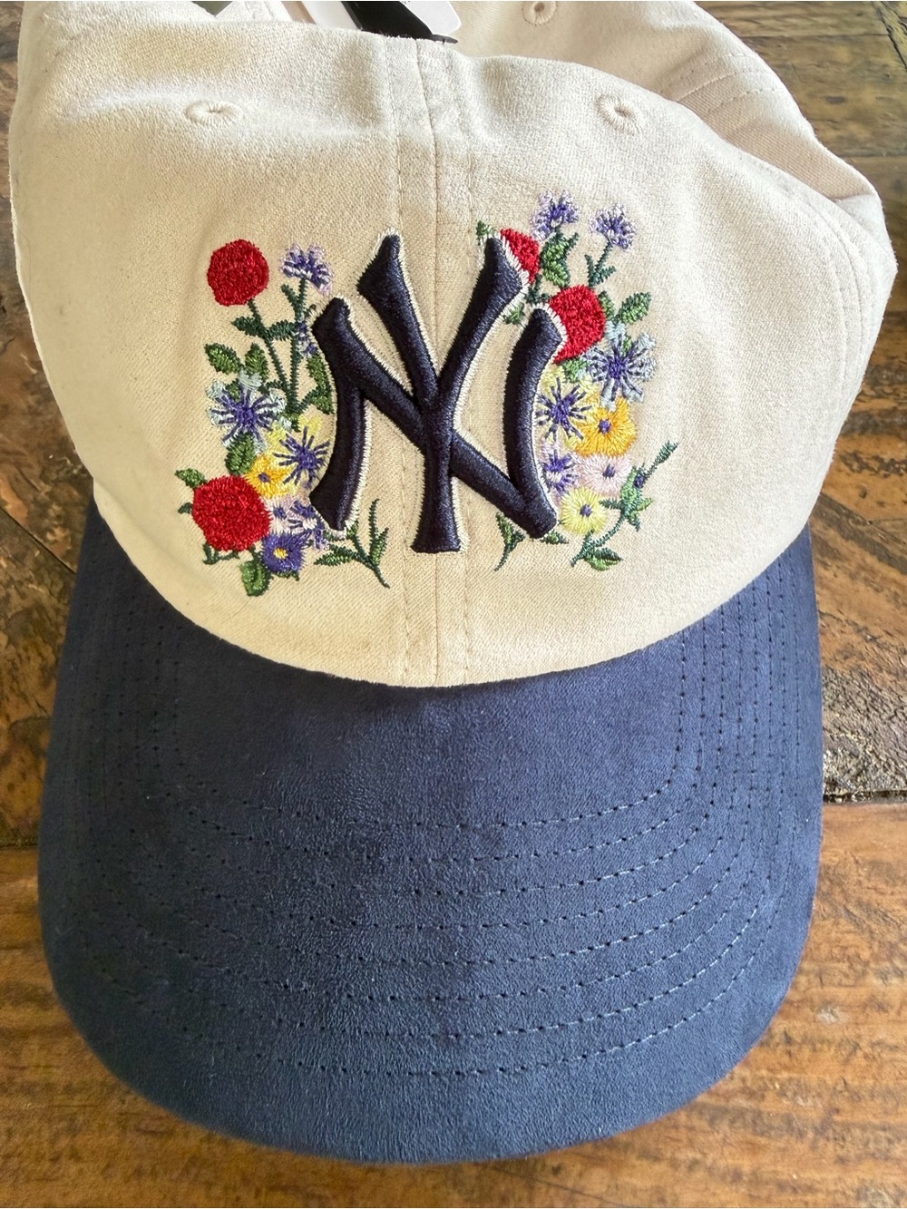 Anthropologie x ’47 Faux Suede Floral Baseball Cap - NWT - New York Yankees - Picture 2 of 5
